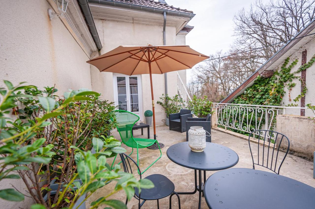 Chateau Des Ayes - Chambres & Suites Saint-Étienne-de-Saint-Geoirs Kültér fotó