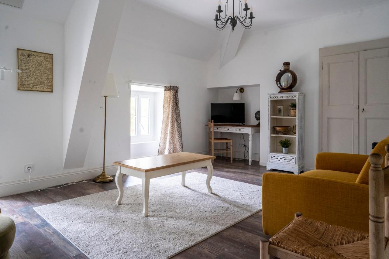 Chateau Des Ayes - Chambres & Suites Saint-Étienne-de-Saint-Geoirs Kültér fotó